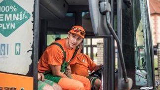 VIDEO: Jakub Štáfek popelářem! Jak mu to šlo?