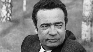 Vladimír Menšík byl moravský herec, moderátor, lidový vypravěč a bavič, držitel ocenění národní umělec.