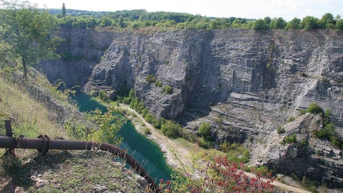 Temná pověst o lomech Velká a Malá Amerika: Kdo třikrát zazvoní, zemře