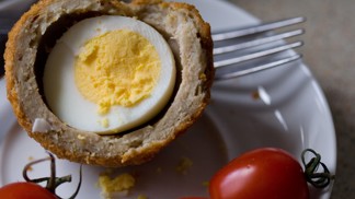 Tzv. pštrosí vejce jsou výbornou pochoutkou z mletého masa.