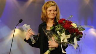 Zuzana Bydžovská je česká filmová a divadelní herečka, držitelka tří Českých lvů. Pochází z lékařské rodiny, má dvě děti.