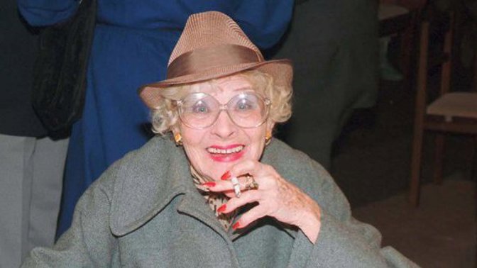 Nelly Gaierová zemřela 30. října 1995 v Praze, přesně dvacet sedm dní po svých osmdesátých sedmých narozeninách.