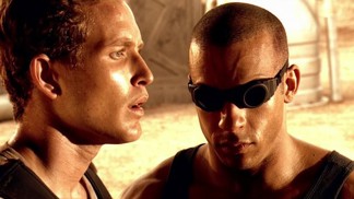 Černočerná tma je australsko-americký scifi horror, natočený v roce 2000 v režii Davida Twohyho, hlavní roli vraha Riddicka hraje Vin Diesel. Film je prvním filmem ze série filmů a počítačových her o Riddickovi.