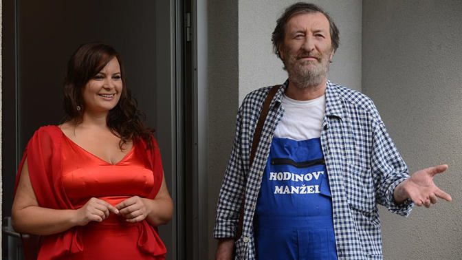 Filmový debut divadelního režiséra a scénáristy Tomáše Svobody vypráví příběh čtyř přátel, vášnivých hráčů vodního póla, kteří společně provozují bazén. Ten jim jednoho dne jako nevyhovující vypustí hygiena.