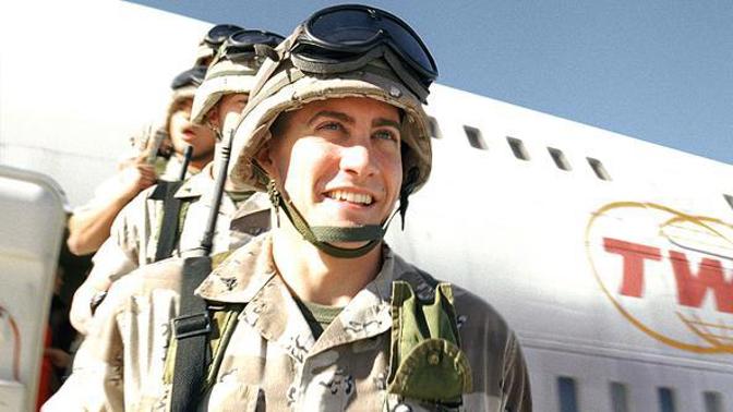 Mariňák je film o válce v Zálivu, tedy válce bez války. Je to sonda do života amerických vojáků v Iráku, kteří se připravovali na boj o život a ten se nakonec vlastně nekonal.