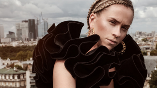 Influencerka Mariana Prachařová v Paříži při focení nové vlasové kolekce Soulmates kadeřníka Honzy Kořínka.