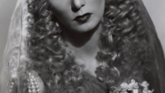 Vlasta Urbanová byla českou operní pěvkyní – koloraturní sopranistkou Národního divadla v Praze.