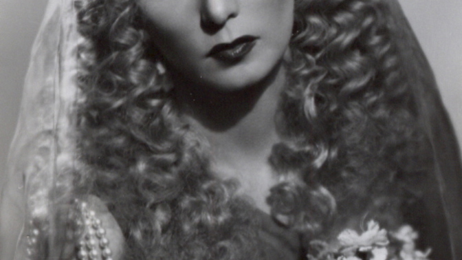 Vlasta Urbanová byla českou operní pěvkyní – koloraturní sopranistkou Národního divadla v Praze.