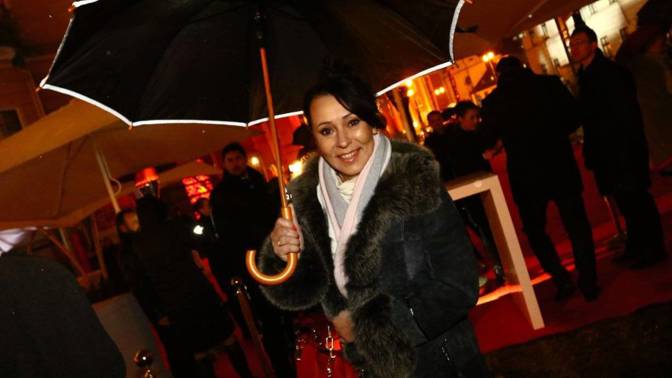 Heidi Janků, rozená Heidi Hantlová je česká zpěvačka, moderátorka a muzikálová herečka.