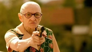 Anna Vejvodová byla česká herečka, kterou objevil pro role do Kameňáku a Babovřesk Zdeněk Troška.