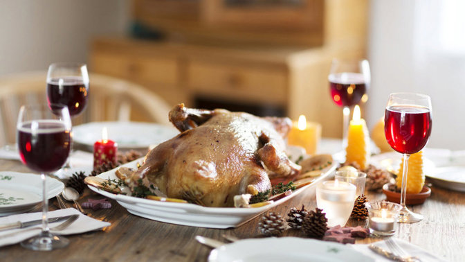 Tradičně si Češi na svatého Martina dopřávají husu, kaldoun a koláče či lokše.