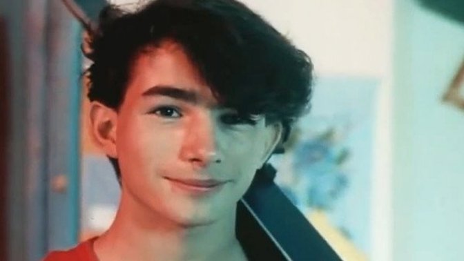 Do povědomí diváků vstoupil ve svých 16 letech rolí kominického učně ve filmu Discopříběh. V dospělosti se filmu věnoval sporadicky, divadlu prakticky vůbec. Později údajně na několik let přesídlil do Španělska, kde si měl otevřít restauraci. Začátkem nového tisíciletí se zřejmě zčásti vrátil do Česka a objevil se v několika filmových a společenských projektech.