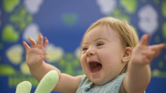 Holčičku s Downovým syndromem odmítla vlastní máma i dalších 20 rodin. Zachránil ji až homosexuál