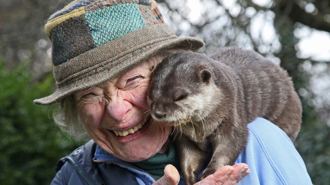 Půlku života zasvětila vydrám: Seniorka se o ně stará jako o vlastní děti