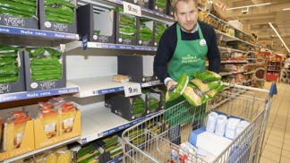 Češi v sobotu darovali potřebným přes 380 tun potravin