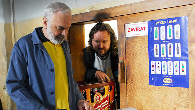 Vratné lahve je český film režiséra Jana Svěráka, natočený v roce 2007 podle scénáře Zdeňka Svěráka. V tomtéž roce byl film oceněn 3 Českými lvy.