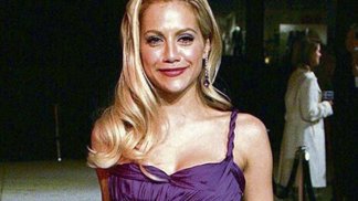 Brittany Murphyová byla americká herečka a zpěvačka, která ztvárnila roli barmanky Shellie ve filmu Sin City – město hříchu.