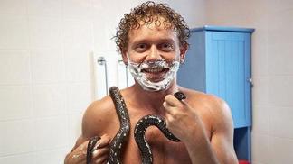 Doktor od jezera hrochů je česká filmová komedie z roku 2010 režiséra Zdeňka Trošky natočená podle stejnojmenné knihy Miloslava Švandrlíka.