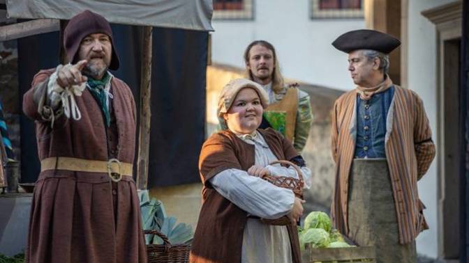 Výpravná koprodukční pohádka Naďi Jurkemikové a v režii Kristíny Herczegové nás zavede do krásné přírody na Slovensku a na Moravě.