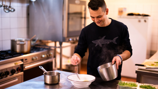 Lukáš Nevyjel je majitel a šéfkuchař originální restaurace Nota Bene.