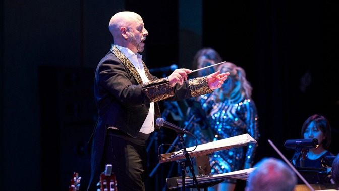 Velkolepá hudební show představí nejlepší zpěváky londýnského West Endu i spojení symfonického orchestru s rockovou kapelou