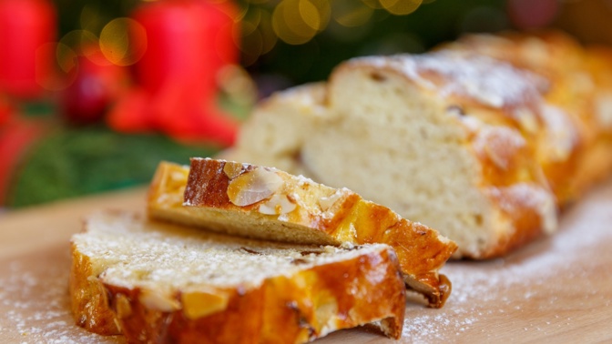 Recept na vánočku a tvarohovou štólu. Tradiční vánoční pečivo, které na svátečním stole nesmí chybět