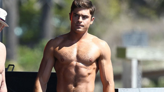 Zac Efron hraje jak v komediích, tak i dramatech, na divadelních prknech i v seriálech.