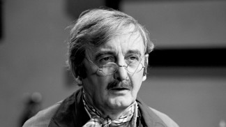 Plachý filmový hrdina Zdeněk Řehoř. Rodiče ho zavrhli, kamarádi se mu skládali na jídlo