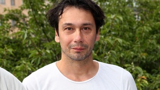 Pavel Liška je český divadelní a filmový herec. Vystudoval JAMU v Brně. Účinkoval v brněnském HaDivadle i v Národním divadle. 