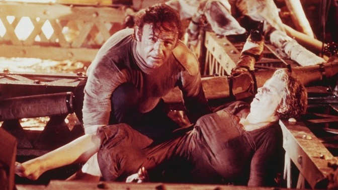 Dobrodružství Poseidonu, který pochází z roku 1972, je jedním z nejlepších katastrofických filmů všech dob. Režisér Irwin Allen (1916 – 1991) má na svém kontě taktéž úspěšný film Skleněné peklo, do něhož byli obsazeni právě herci z Dobrodružství Poseidonu.