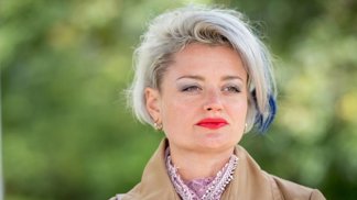 Čím se živí herci ze seriálu Most!: Stárková hlídá děti, Godla se vzdal veřejně prospěšných prací