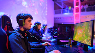 Na přebory v e-sportu dorazilo přes 1500 zapálených fanoušků