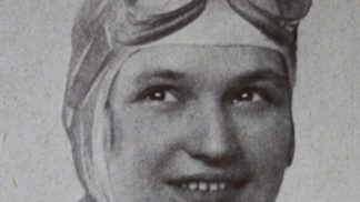 Eliška Junková-Khásová, narozená jako Alžběta Pospíšilová, byla česká automobilová závodnice. Závodila na vozech Bugatti, a to nejprve jako spolujezdkyně svého manžela Čeňka Junka a posléze sama.