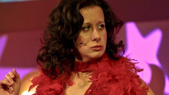 Ester Kočičková, vlastním jménem Renata Kozáková, rozená Divišová, je česká zpěvačka, textařka a moderátorka.