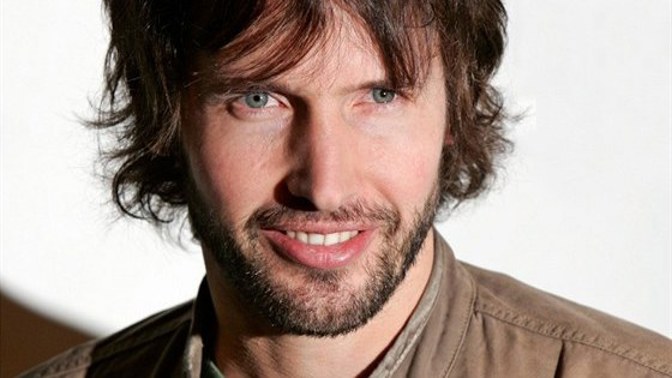 James Blunt, vlastním jménem James Hillier-Blount je britský zpěvák, který se v roce 2005 stal známým jeho prvním albem Back to Bedlam a především singl „You're beautiful“. 