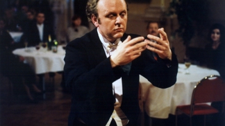 Český film z roku 2003 s Jaroslavem Duškem v roli placeného společníka osamělých dam v hlavní roli.