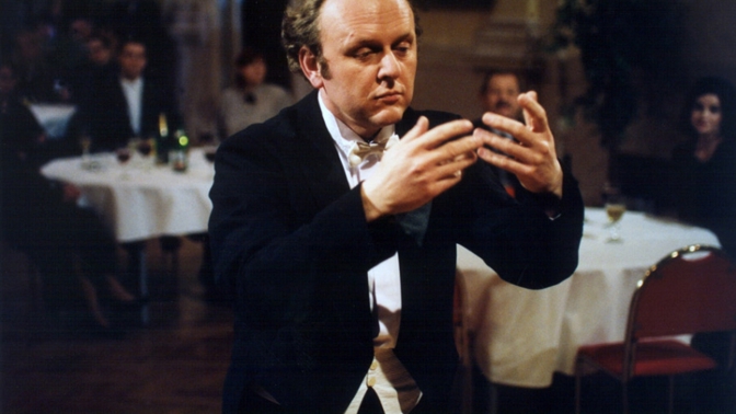 Český film z roku 2003 s Jaroslavem Duškem v roli placeného společníka osamělých dam v hlavní roli.