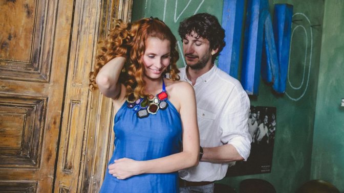 Miluji tě modře je český film režiséra Miloslava Šmídmajera podle scénáře Jaroslava Papouška. Pojednává o mladém malíři a kunsthistorikovi, který žije s matkou. Jednoho dne potká dívku Terezu a utká se o její přízeň s jejím přítelem Igorem. 