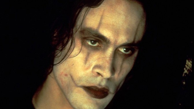 Vrána je americký film podle stejnojmenného komiksu uvedený v roce 1994. Během natáčení nešťastnou náhodou zahynul představitel hlavní role Brandon Lee, syn legendy Bruce Leeho.