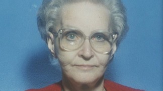 Dorothea Puente (9. ledna 1929 - 27. března 2011) byla americká sériová vražedkyně, která v 80. letech provozovala v Sacramentu dům pro seniory a mentálně zaostalé. Brala jim peníze včetně sociálních dávek, ty nepohodlné zabíjela a zakopávala na zahrádce. Prokazatelně zabila devět lidí, dalších šest případů jí nedokázali. "Jsem dobrý člověk," tvrdila o sobě u soudu.