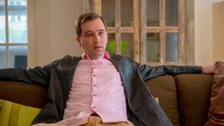 Dvojníci je český film režiséra Jiřího Chlumského. Pojednává o středoškolském učiteli na gymnáziu a zloději, kteří jsou dvojníci a oba v dvojroli hraje Ondřej Sokol. 