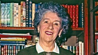 Enid Blyton (11. srpna 1897 – 28. listopadu 1968) byla britská autorka knih pro děti a pohádek. Její život byl však spíše jako z hororu. Pronásledovaly ji potraty, manželovy nevěry i drsný rozvod. Ona sama přitom také nebyla svatá...