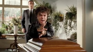 Horší než smrt je britský hraný film z roku 2007, který režíroval Frank Oz. Film popisuje pohřeb, na který se sjede široká rodina, a který pozvolna upadá do chaosu. 