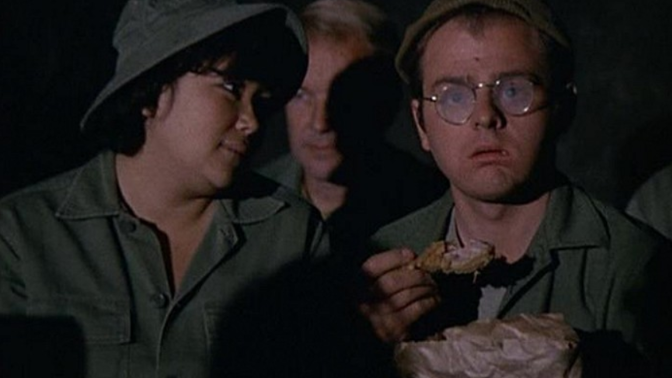 Zemřela herečka ze seriálu M*A*S*H Kellye Nakahara. Kdo další z oblíbeného seriálu se odebral do nebeské polní nemocnice?