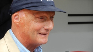 Andreas Nikolaus „Niki“ Lauda byl rakouský pilot Formule 1, trojnásobný mistr světa z let 1975, 1977 a 1984, spolu-komentátor závodů na německé televizi RTL a pilot a majitel letecké společnosti Lauda Air a Niki. 