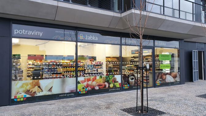Obyvatelé Prahy a Brna mohou ode dneška využít služeb nových prodejen Žabka