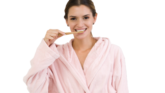 Oil pulling prý dokáže vybělit i zuby.