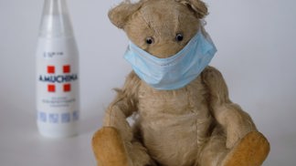 Roušky musí nosit i ti nejmenší! Jak je k tomu hravě přimět?