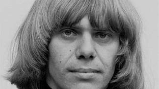 Jiří Schelinger byl český rockový zpěvák a skladatel, jedna z předních postav českého rocku.