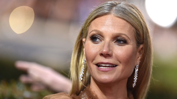 Přirozeně krásná Gwyneth Paltrow nabádá: Umělé holky nikoho nebaví, dejte šanci šedinám